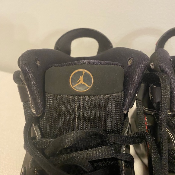 Air Jordan Shoes Black and Red Youth Size 5Y DM1159-003 - Picture 2 of 16